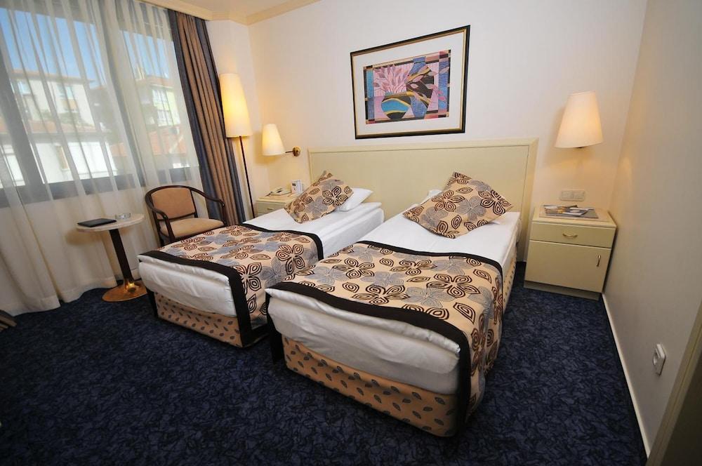 Class Hotel Анкара Экстерьер фото